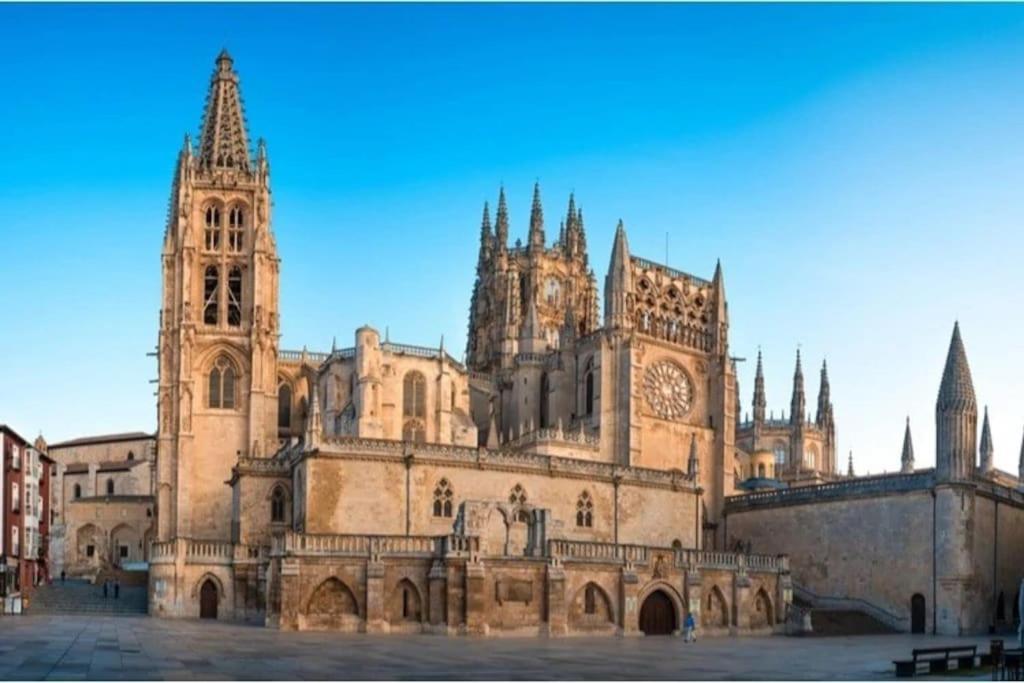Vivienda De Uso Turistico En El Corazon De Burgos Apartment Exterior photo